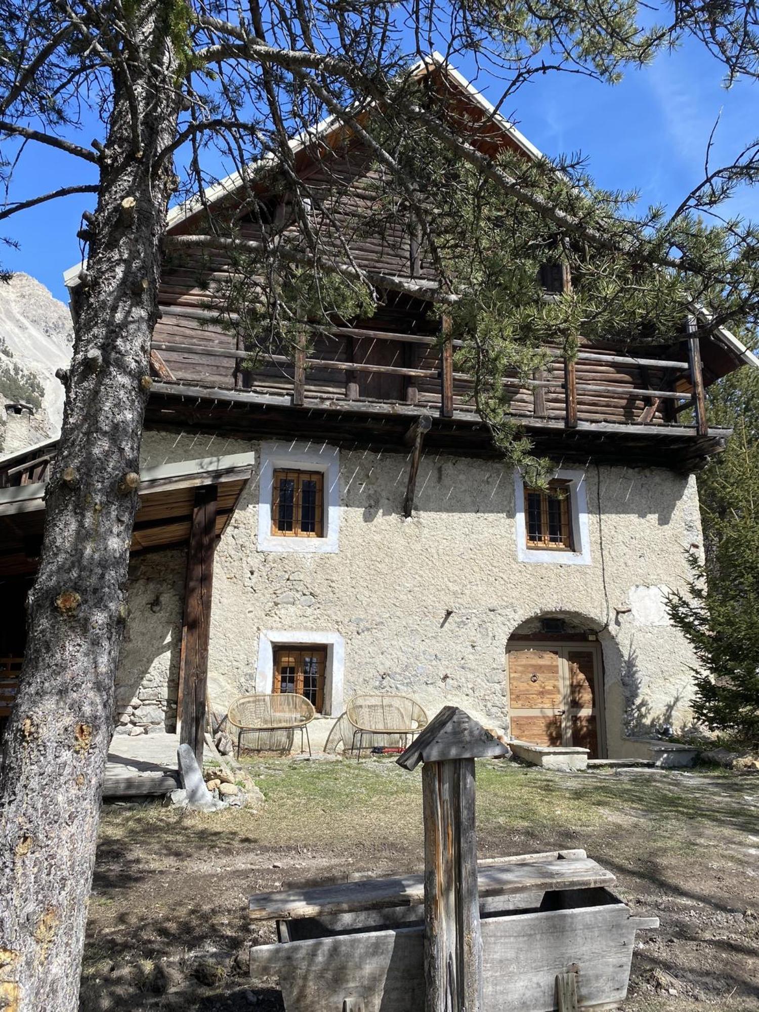 Maison Carail Nevache 14 Personnes Exterior photo
